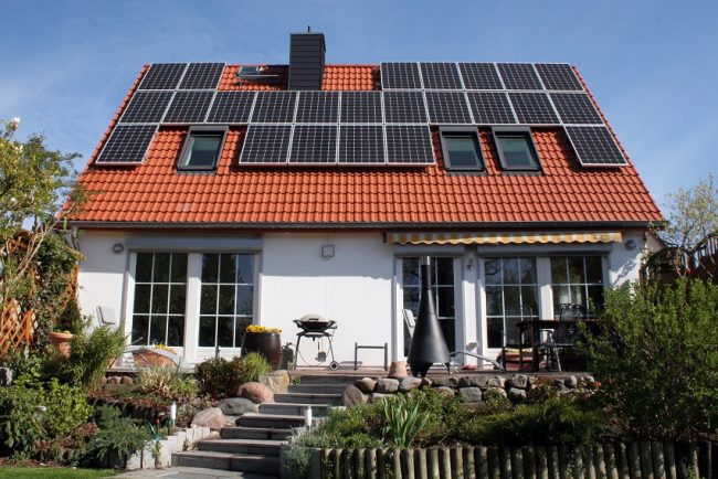 IWO-Pressebild_Oel-PV-Anlage